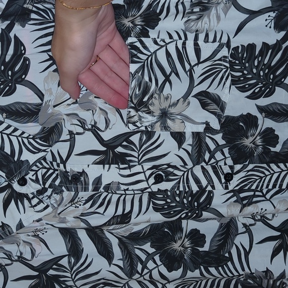 Men's 100% Cotton button down - Picture 2 of 9